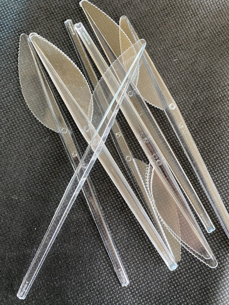 Plastic knife