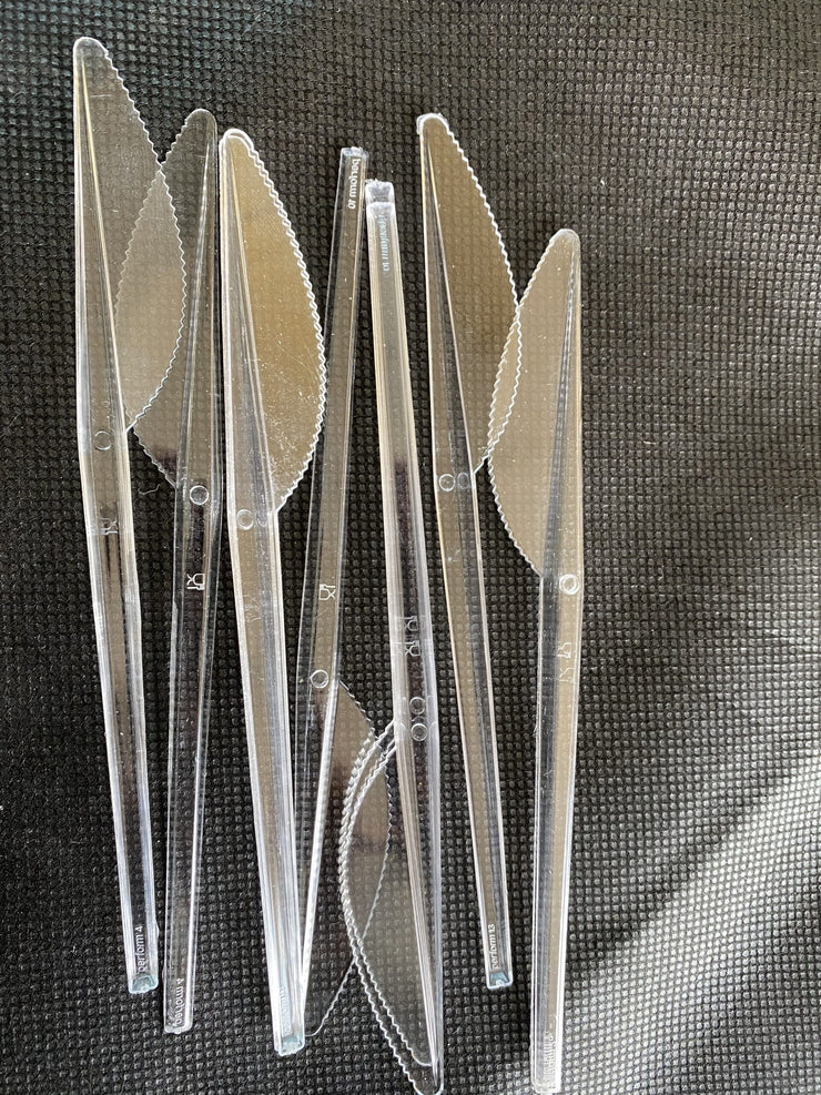 Plastic knife